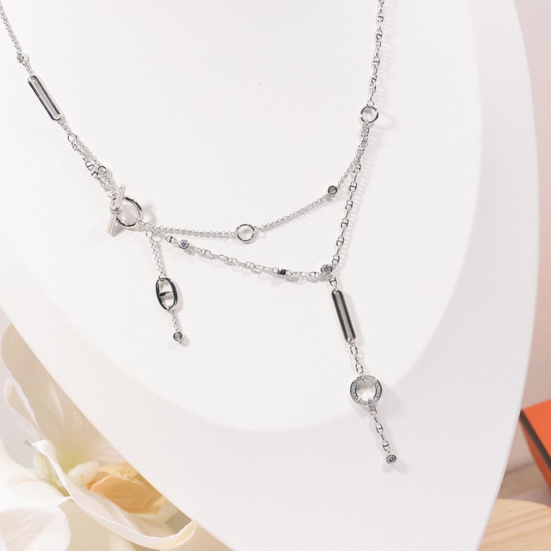 H**me5 necklaces
